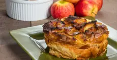 6 easy crockpot meals apple pie bread pudding