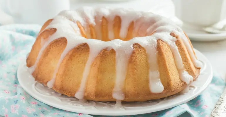 Serve Your Sweetie A Slice Of This Honey Bun Bundt Cake - Recipe Roost