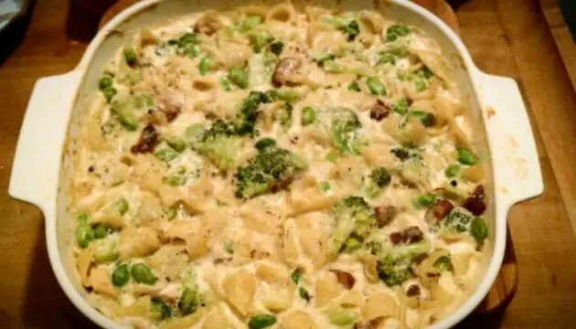 Clean Out Your Fridge With This Chicken Broccoli Casserole! - Recipe Roost